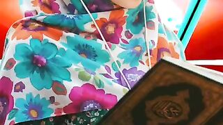 Beautiful Muslimah and the Quran