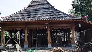 Rumah Joglo Tinggal Proses Finishing