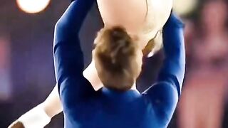 Skating Player Put Finger into The Gap