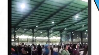 Puluhan pekerja PT Aurora World di Sukaluyu, Cianjur, diduga kesurupan massal setelah seorang karyawan tertusuk jarum dan berteriak