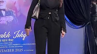Sirra song Ayesha Khan looks Gorgeous
