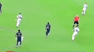 ketika Kolo Muani Menyelamatkan Trofi Piala Dunia Messi