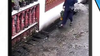 Musim hujan jalan pada licin