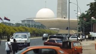 monumen nasional dan masjid Istiqlal Jakarta tahun 1991.
