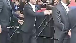 SRK meeting fans in Delhi!