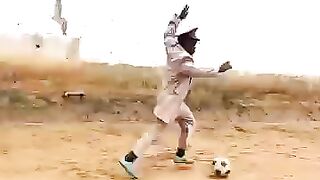 هههههههه هدف مضحك جدا