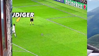 Valverde Mengejek Lari Rudiger
