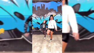 Indian Girl Sidhi Jalan Dance