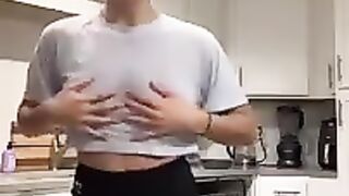 Девушка.