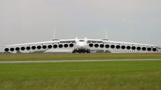 Takeoff of This Biggest Plane in the World Will Amaze You! An-225 "Mriya" →