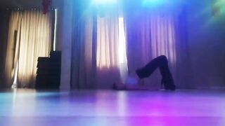 Dancing girls