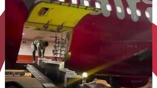 Malaysia Kirim Bantuan Rp 4 Miliar ke Aceh Tim Medis  Logistik Darurat Tiba di Bandara SIM