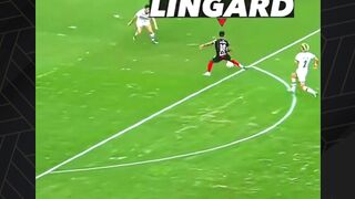 Selebrasi yang langsung bikin fans lawan naik emosi. Sepak bola memang penuh drama!