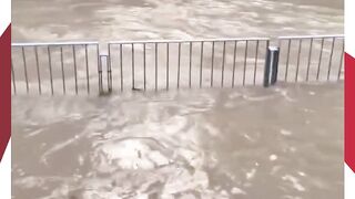 Banjir Kilat Melanda Kuala Lumpur Hujan Lebat Petang Ini Lumpuhkan Lalu Lintas  Rendam Banyak Area