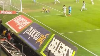 Neymar hat-trick, minta maaf ke fans Juventude, dan tetap mendapat tepuk tangan dari mereka.