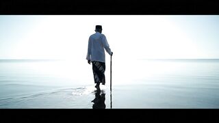 SIAPAKAH KAKEK MISTERIUS INI BISA BERJALAN DI ATAS AIR