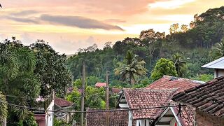 Suasana sore di kampung