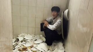 Mencoba challenge membawa piring eh malah apes