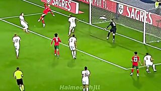 Player Bicyle Kick  Him