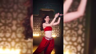 Indian Girl Shubhi Joshi Dance