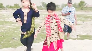 Funny acting of Pakistani old movie