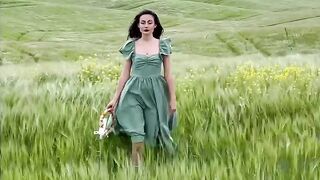 Sea of green under the Tuscan sun