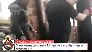 O ciclone que atinge o Sul do Brasil continua provocando estragos