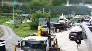 Factory Workers with Incredibly Fast Movements  (Part 29)