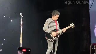 Skill ariel noah maen gitar