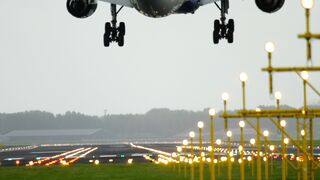 Cómo puedo comunicarme con Avianca Guatemala?