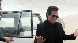 Akshaye Khanna Wild Entrance As Rehman Dakait