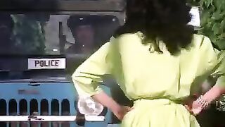 Tujh ko andar kar doon ga