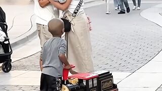 It Must Have Been Love - Roxette violin violinist violon streetmusician