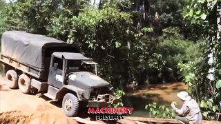 Total IDIOTS VS TRUCKS ! Truck Crash Compilation 2023 | FUNNY MOMENTS OF THE YEAR COPILATION 2023