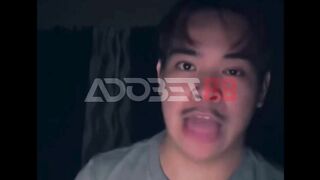 Lagi nyanyi dengan penuh penghayatan