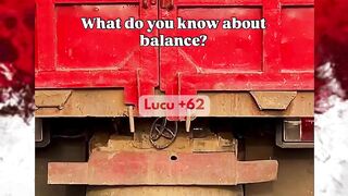 Tak ada yg mencari keseimbangan. Mereka hanya menjalaninya begitu saja