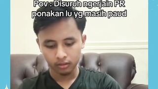 Saya nulisnya pake tangan kiri biar jelek