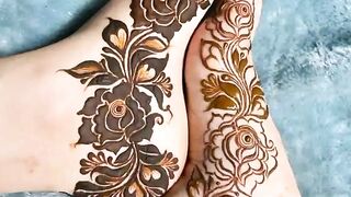 Round mehndi design foot