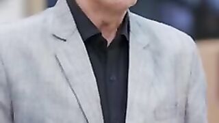 Billionaire Bana Bodyguard hi Season 1 Episode 49 In Hindi.mp4