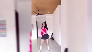 Indian Girl Sakshi Ranaut Dance