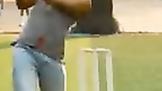Aj tum ne mujhe dekhne ki jurrat ki