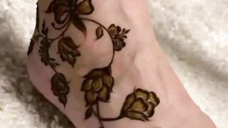 For foot mehndi design
