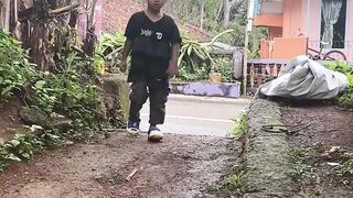 Menemukan uang dijalan