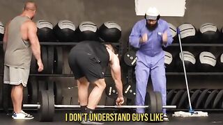 Bodybuilder vs cleanser i gym prank 56