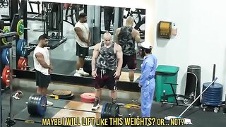 32kg mop shocks girls and bodybuilders in a gym pretended to be a cleaner