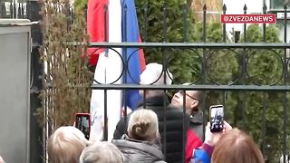 СВАЛЯНЕ НА ФЛАГА НА РУСКО КОНСУЛСТВО  В ПОЛША