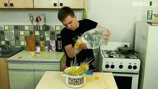 Спагетти с сыром