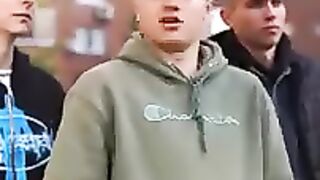 Дружба она такая