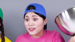 Big Food VS Small Food Challenge 대왕 음식 챌린지 대왕 눈알젤리 먹방 DONA 도나