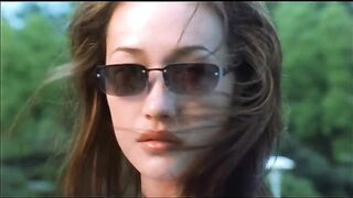 A pretty girl uses her Body as a weapon to assassinate Rich and Mafia Leaders.